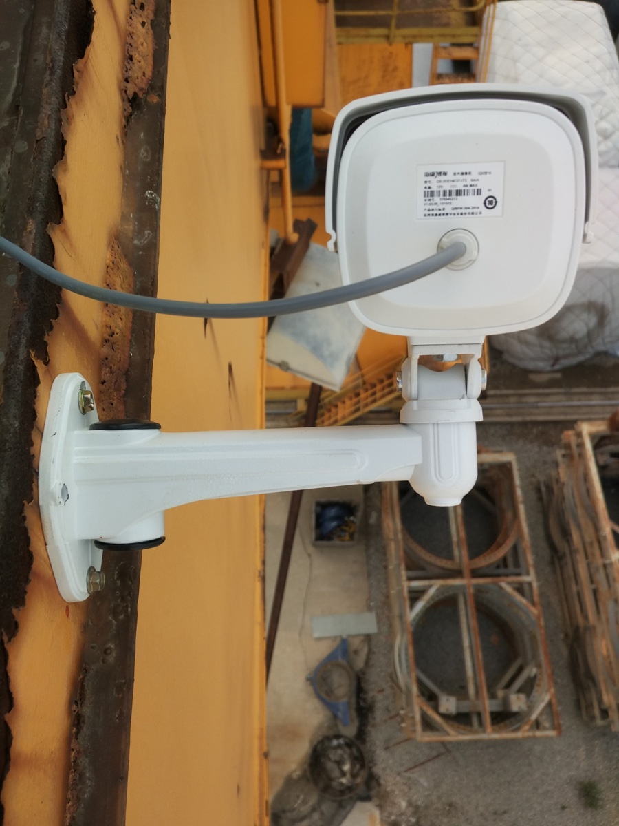 連云港門式起重機(jī)監(jiān)控系統(tǒng)安裝現(xiàn)場三